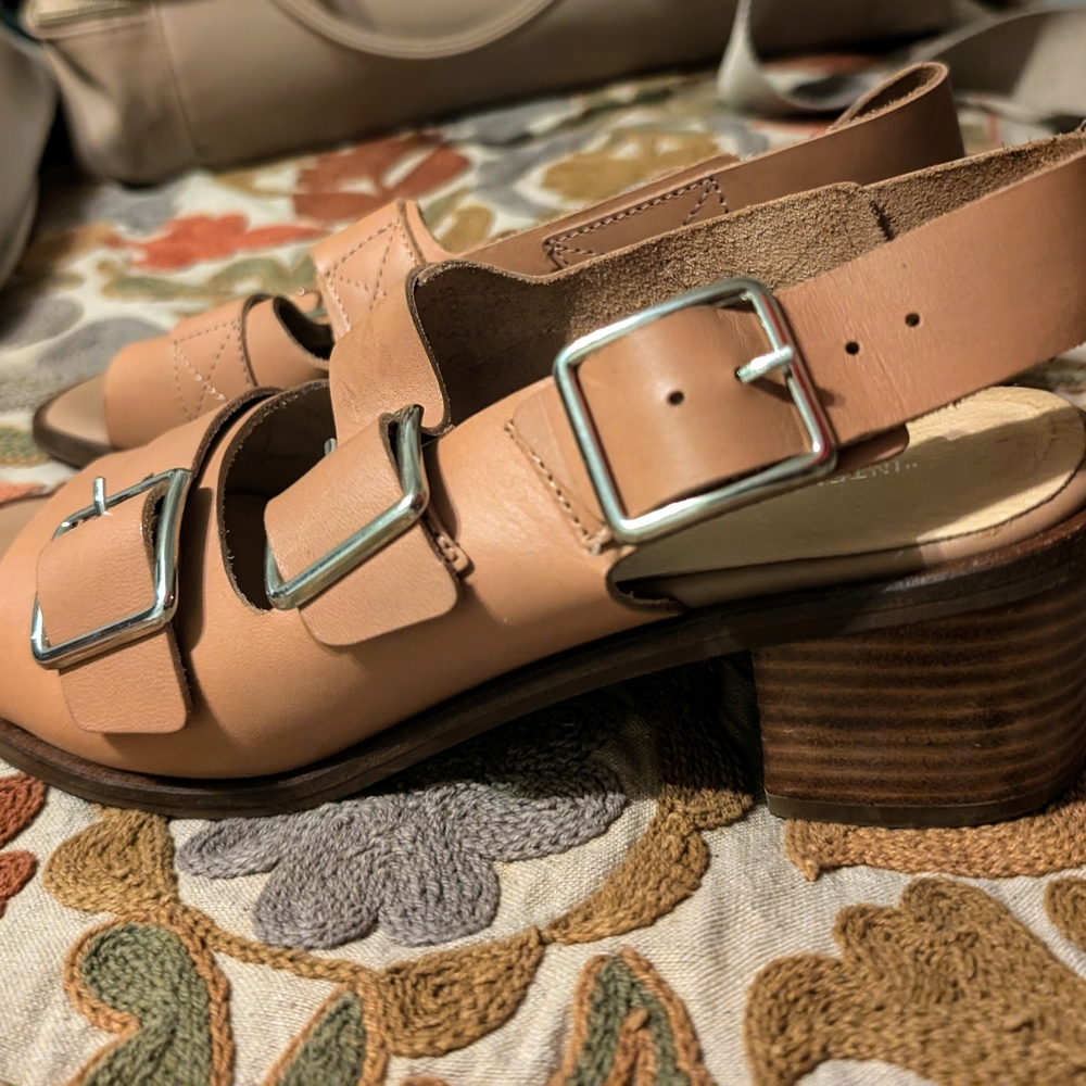 Women's Tan Sandals with Buckle Detail